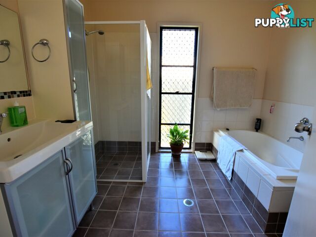 18 Panorama RUSSELL ISLAND QLD 4184