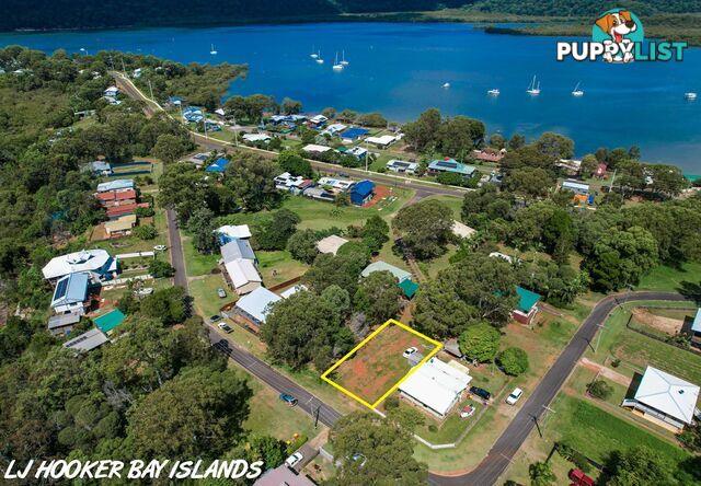 16 PATTERSON RUSSELL ISLAND QLD 4184
