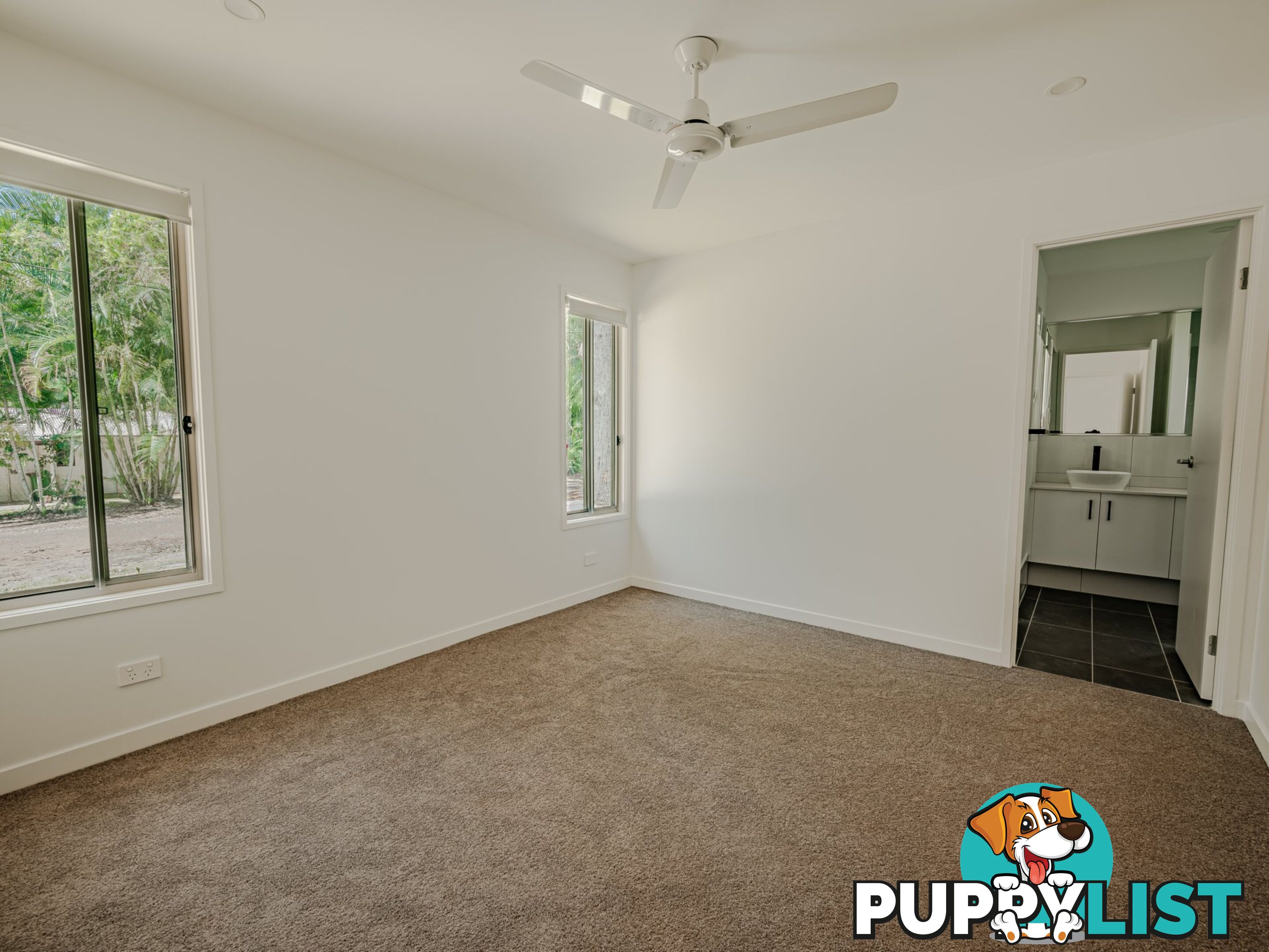 12 Canna St RUSSELL ISLAND QLD 4184