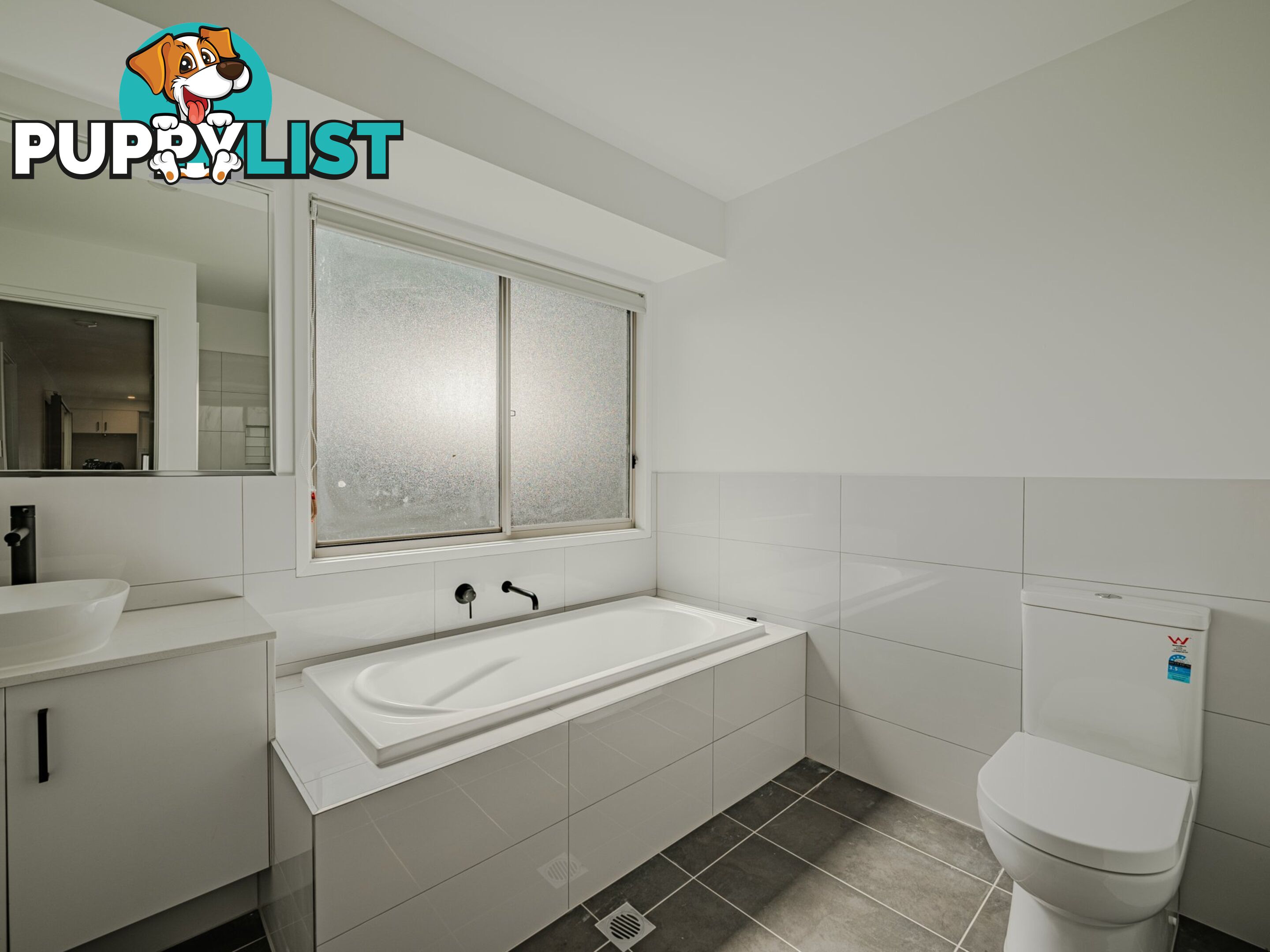 12 Canna St RUSSELL ISLAND QLD 4184
