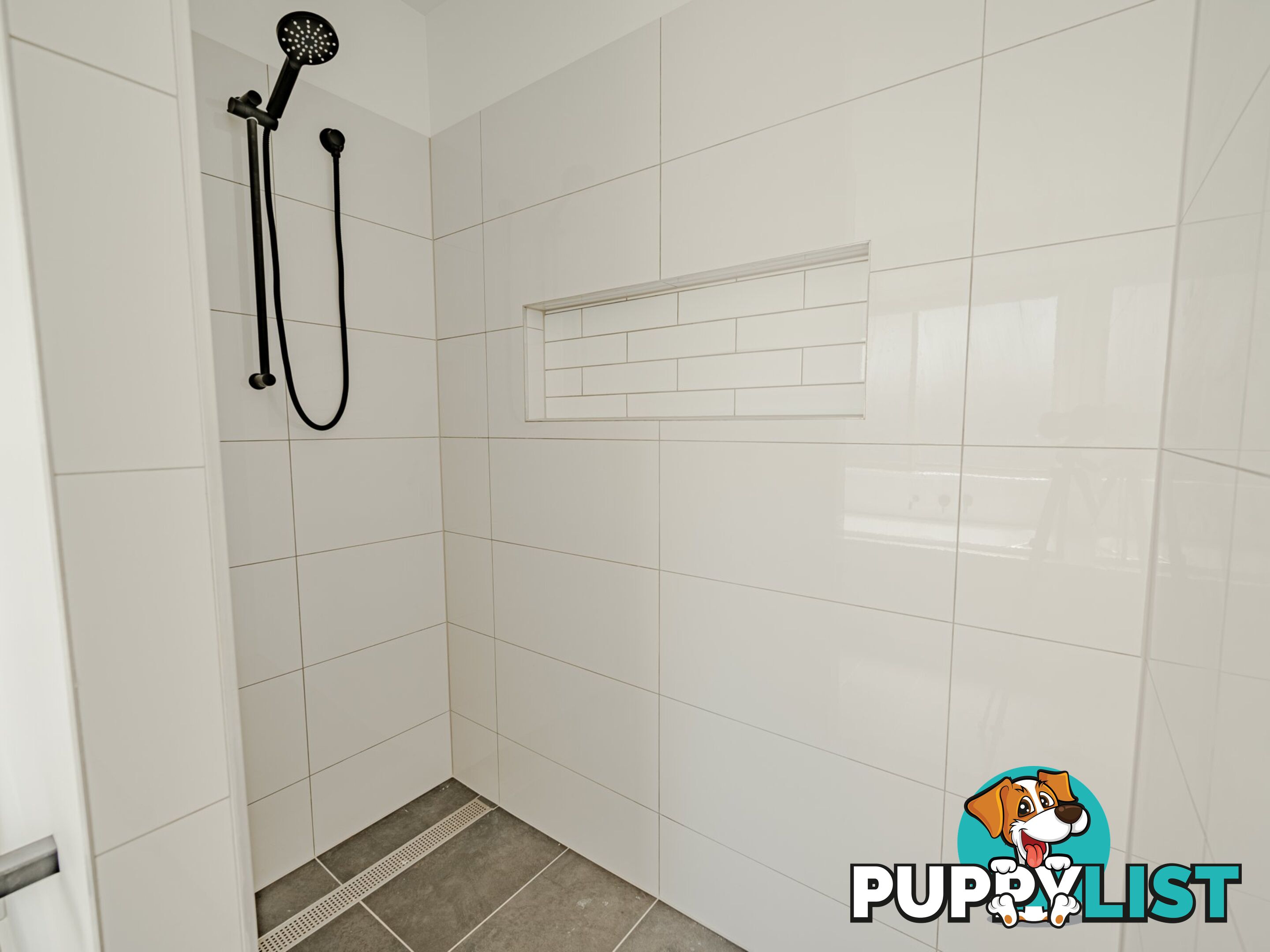 12 Canna St RUSSELL ISLAND QLD 4184
