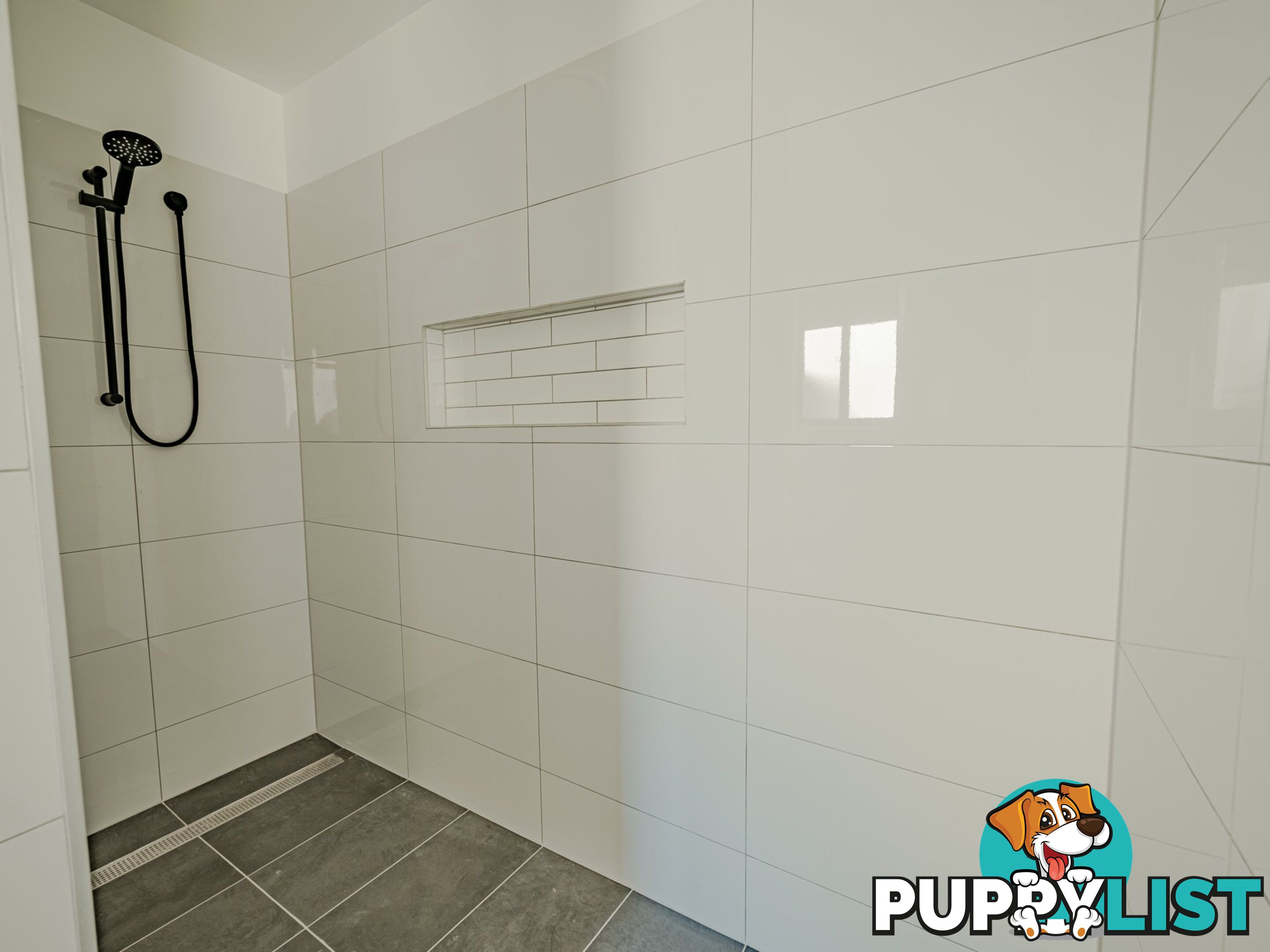 12 Canna St RUSSELL ISLAND QLD 4184