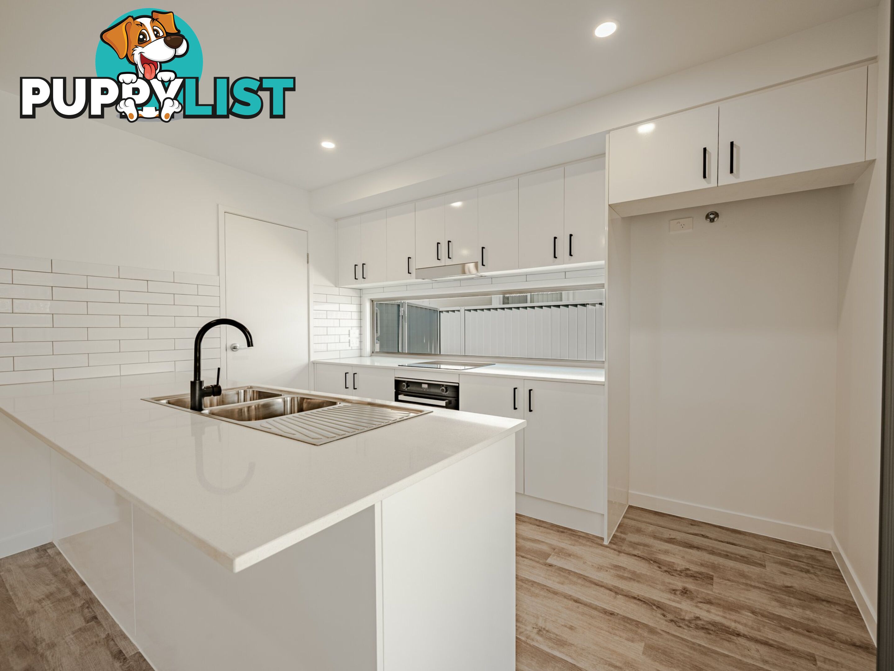 12 Canna St RUSSELL ISLAND QLD 4184