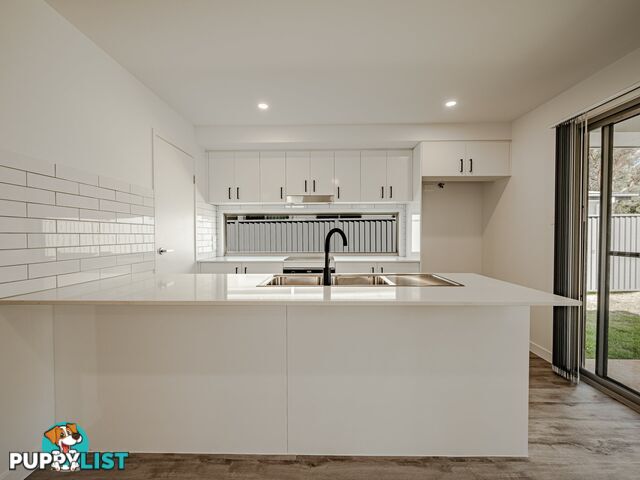 12 Canna St RUSSELL ISLAND QLD 4184
