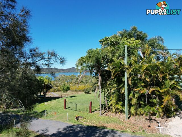 35 Cutter Street RUSSELL ISLAND QLD 4184