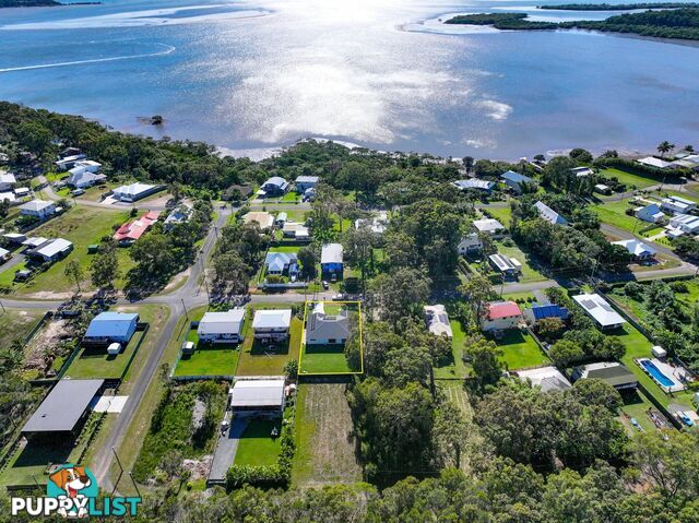 18 Tenanne Street RUSSELL ISLAND QLD 4184
