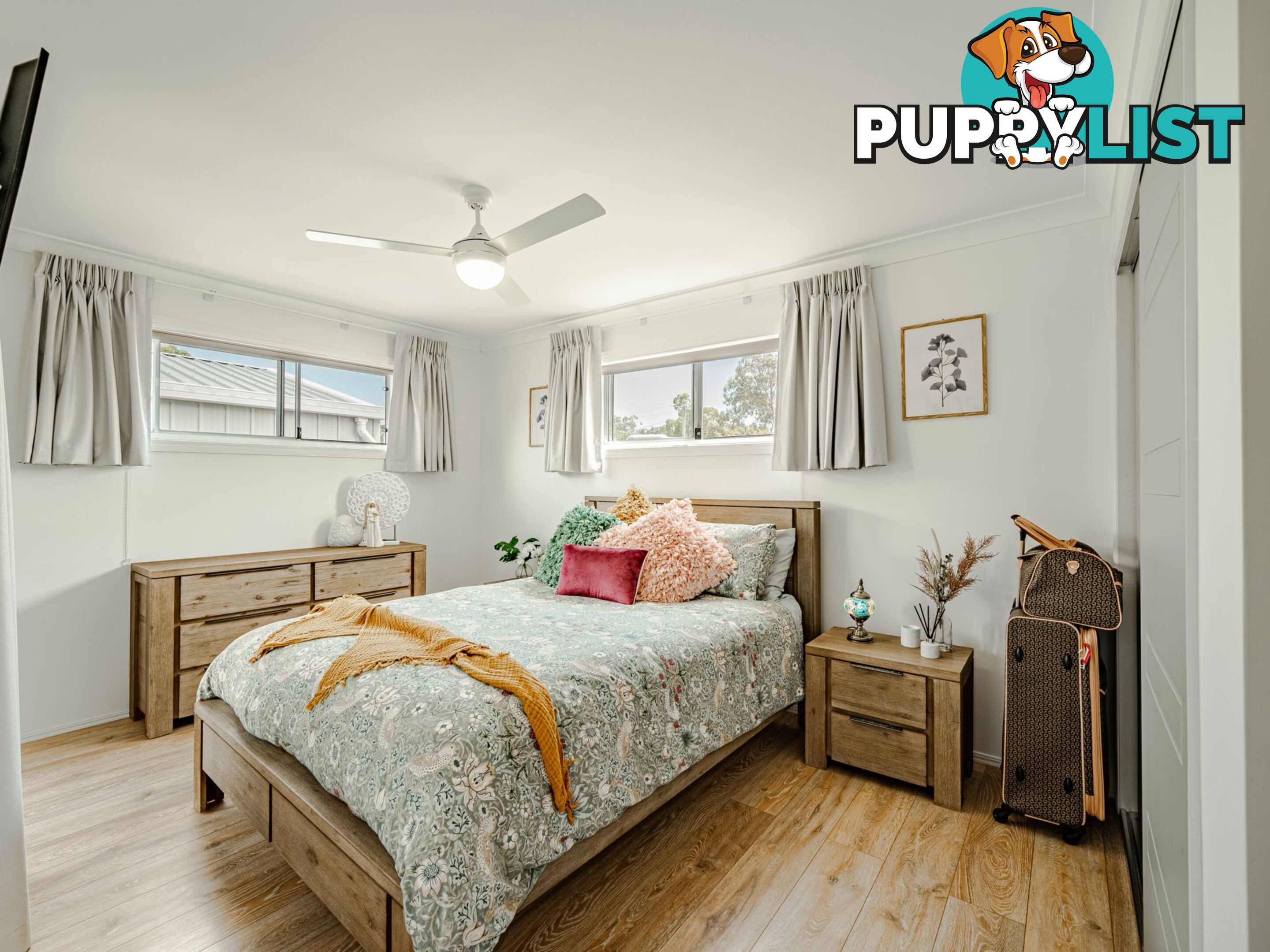 27-29 Tenanne street RUSSELL ISLAND QLD 4184