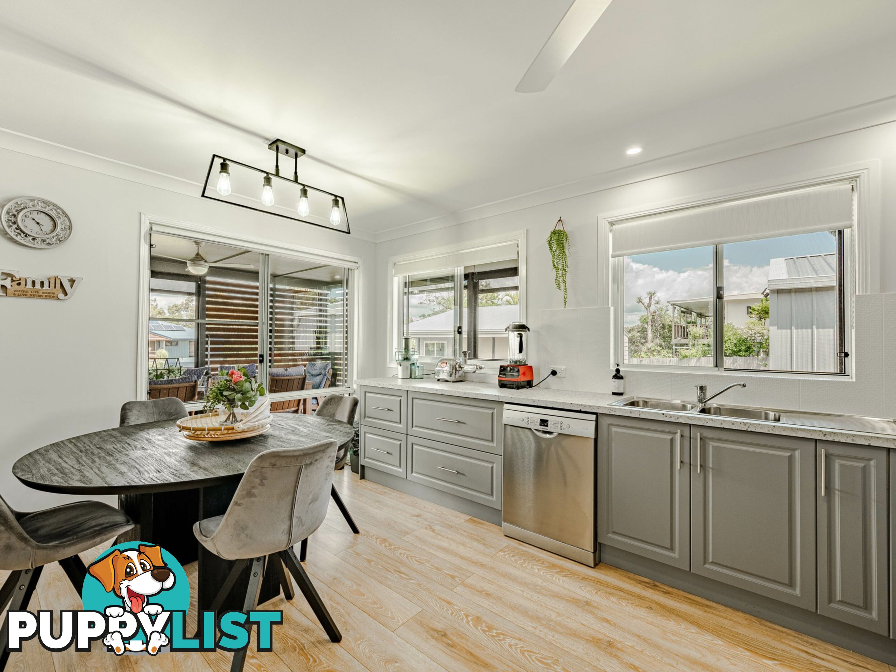 27-29 Tenanne street RUSSELL ISLAND QLD 4184