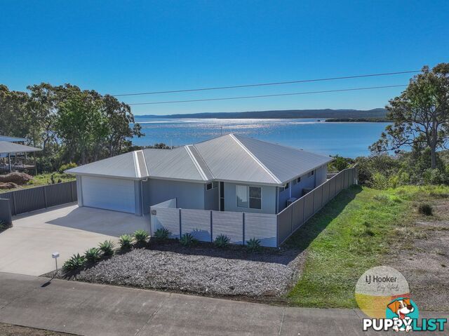 17 Bay Dve RUSSELL ISLAND QLD 4184