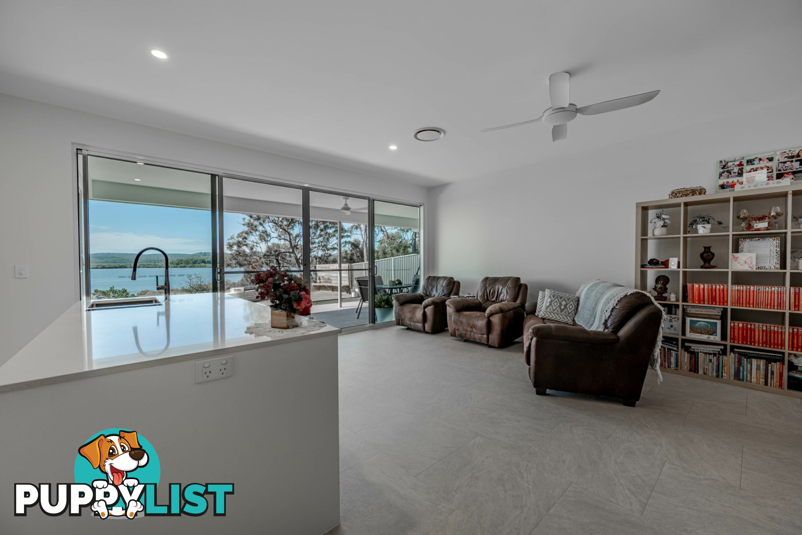 17 Bay Dve RUSSELL ISLAND QLD 4184