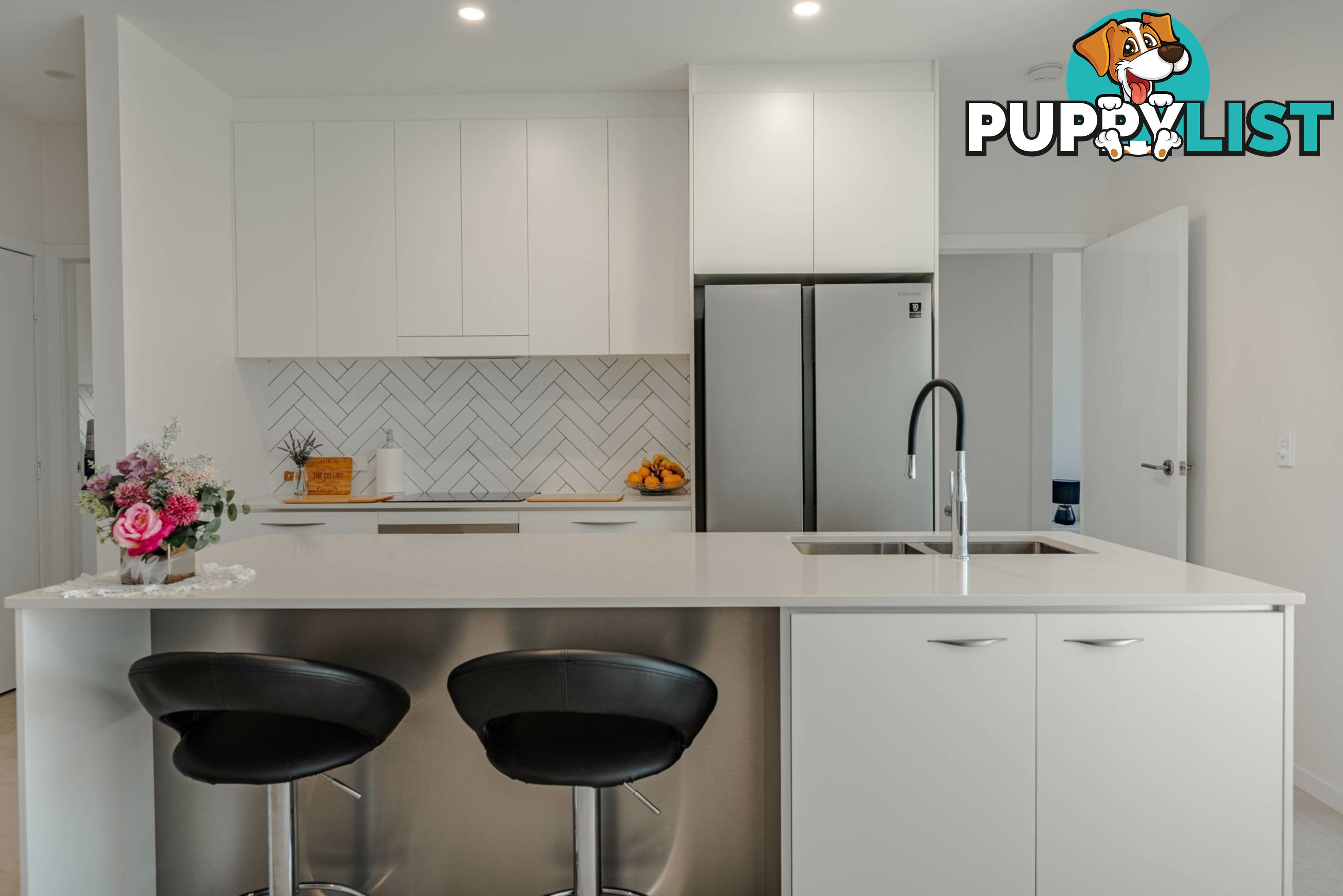 17 Bay Dve RUSSELL ISLAND QLD 4184