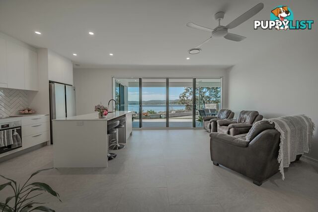 17 Bay Dve RUSSELL ISLAND QLD 4184