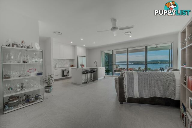 17 Bay Dve RUSSELL ISLAND QLD 4184