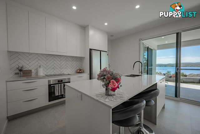 17 Bay Dve RUSSELL ISLAND QLD 4184