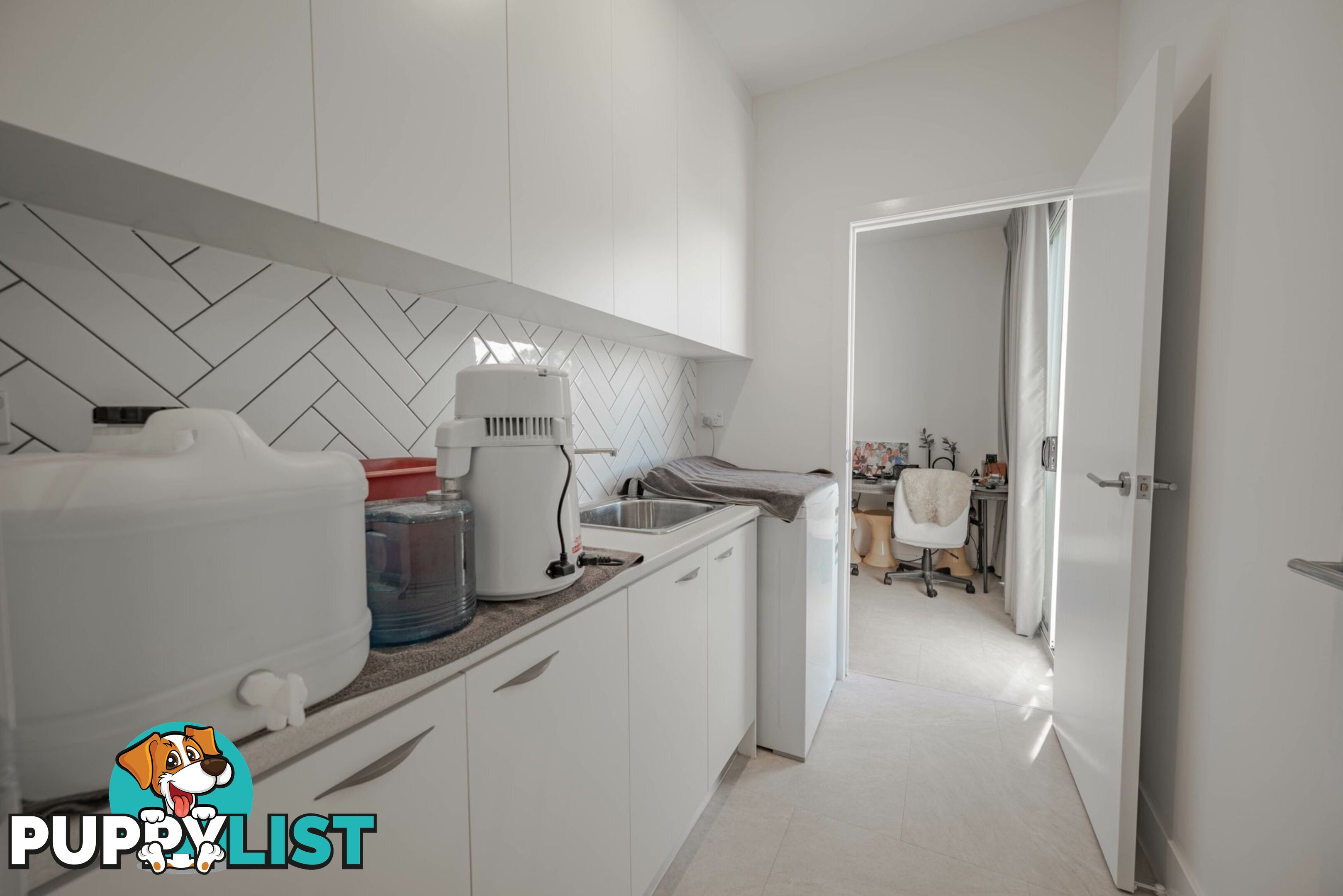 17 Bay Dve RUSSELL ISLAND QLD 4184