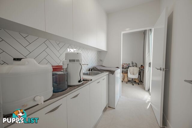 17 Bay Dve RUSSELL ISLAND QLD 4184