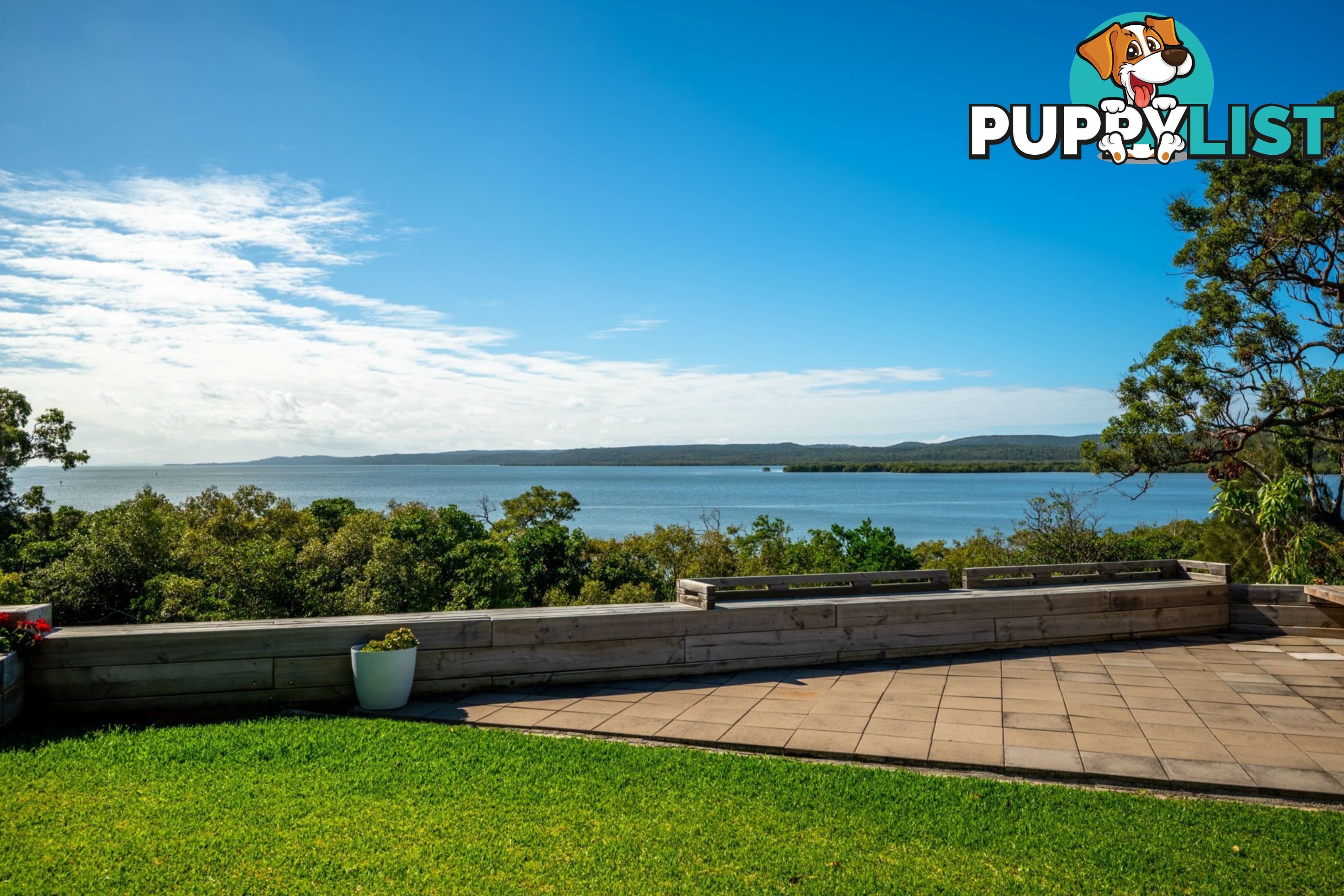 17 Bay Dve RUSSELL ISLAND QLD 4184