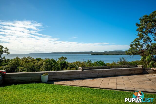 17 Bay Dve RUSSELL ISLAND QLD 4184