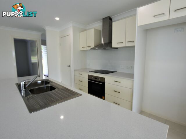 15 Laurel Street RUSSELL ISLAND QLD 4184
