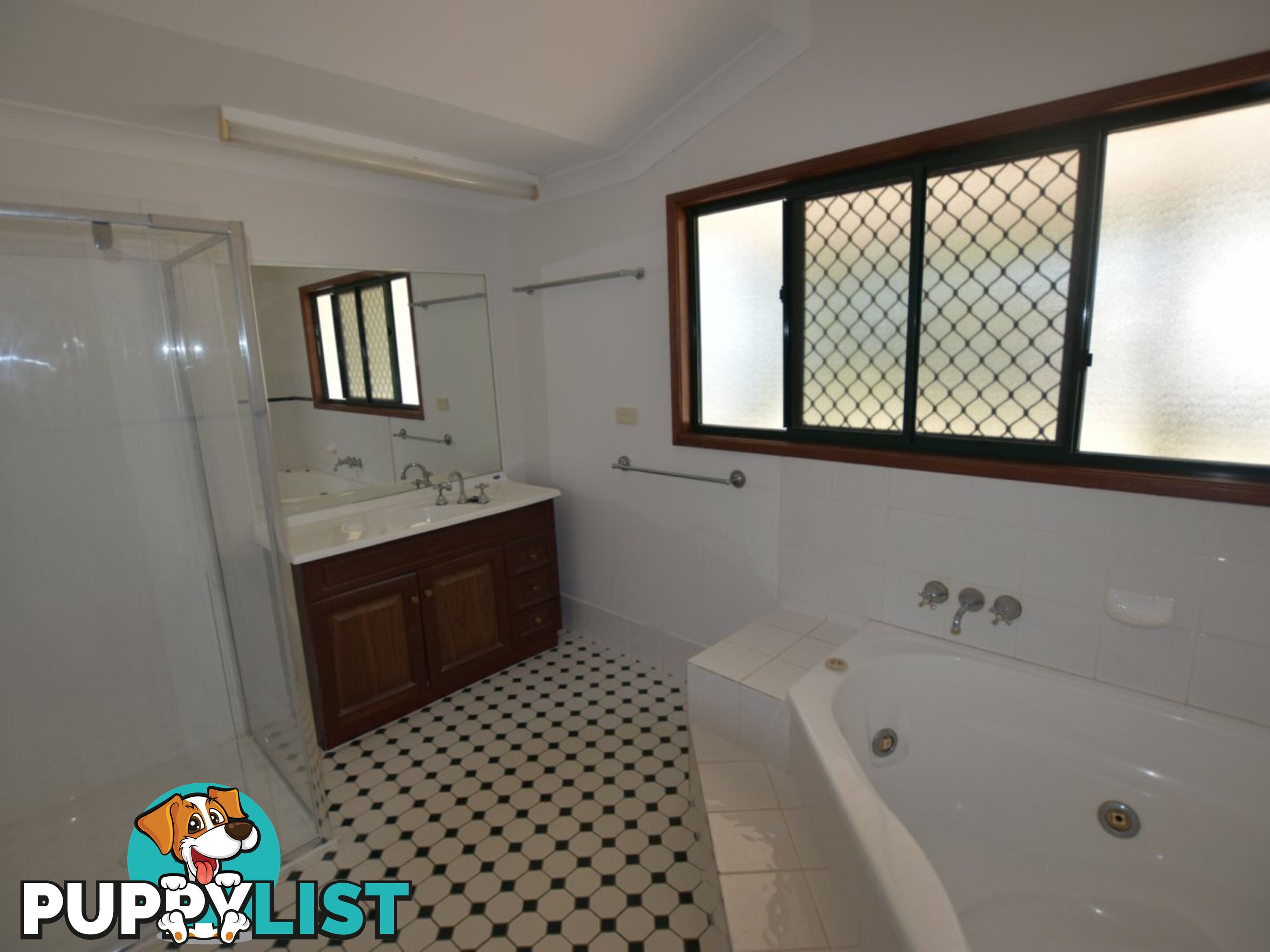 9-17 Sundown Road RUSSELL ISLAND QLD 4184