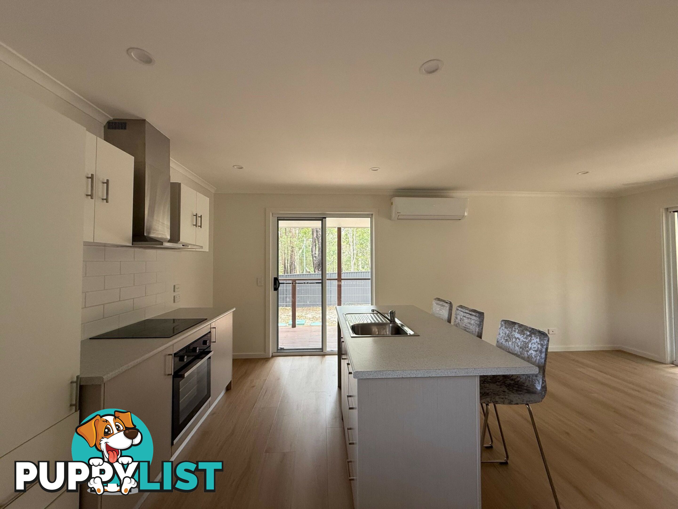 5 Cook Avenue RUSSELL ISLAND QLD 4184