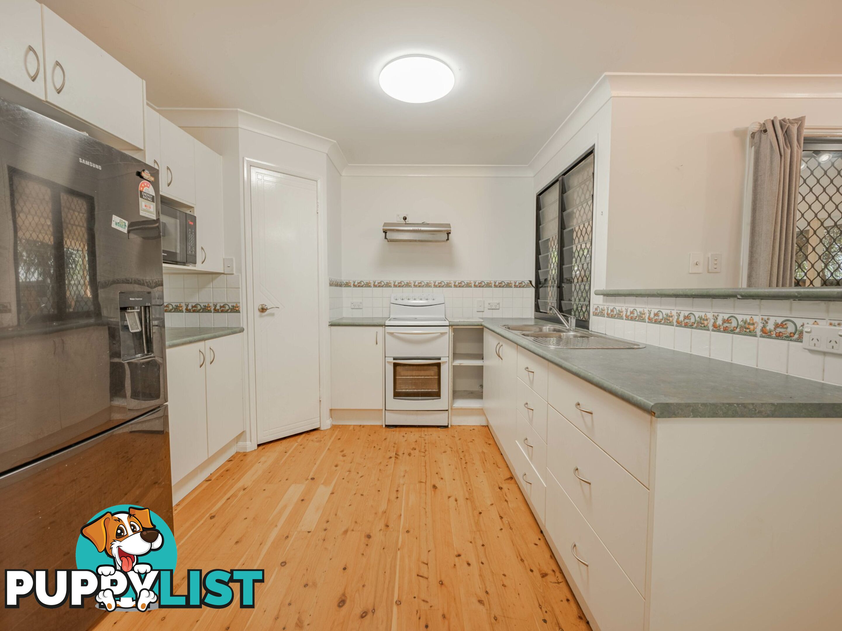 15 Borrows Street RUSSELL ISLAND QLD 4184