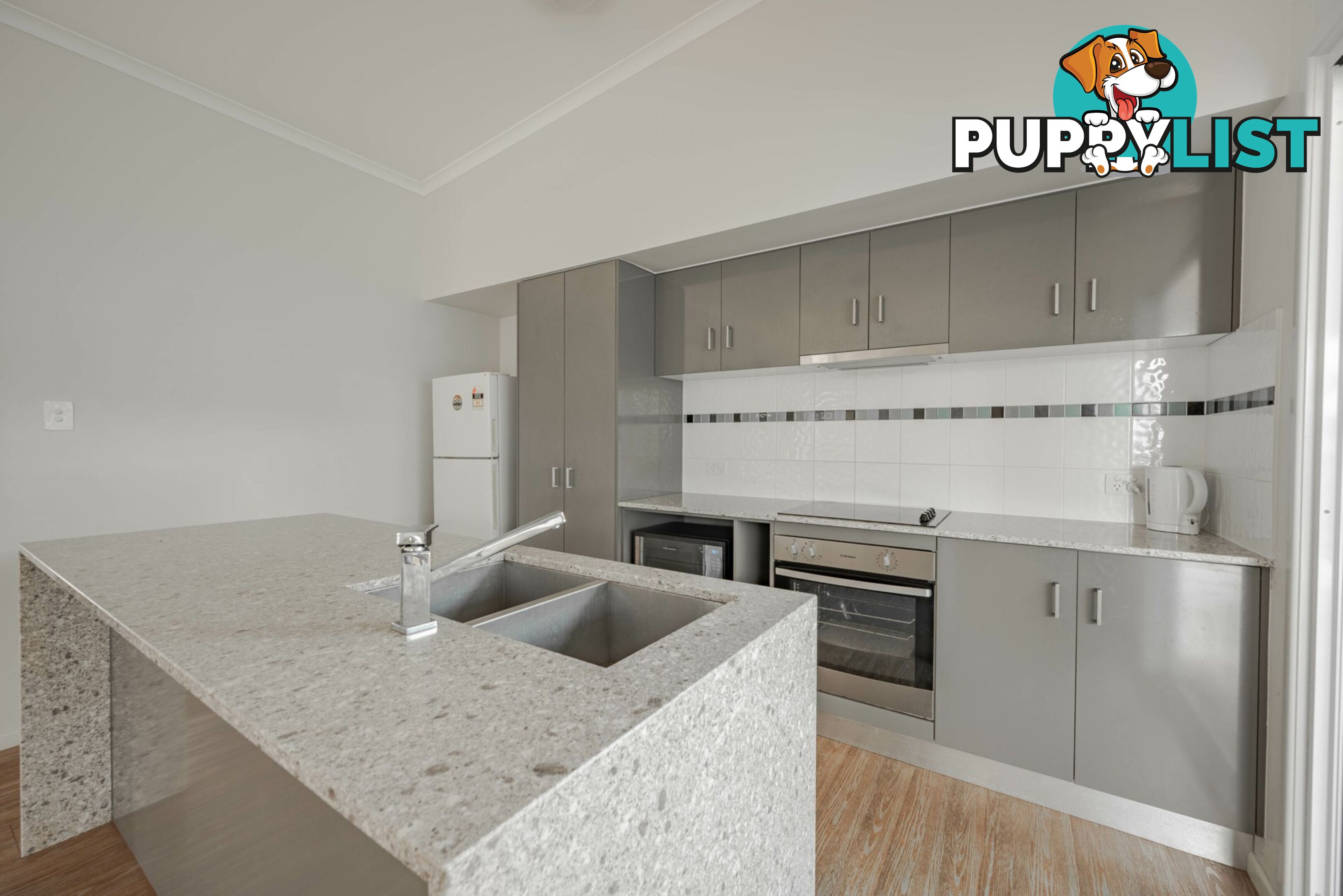 40 Cavendish Street RUSSELL ISLAND QLD 4184