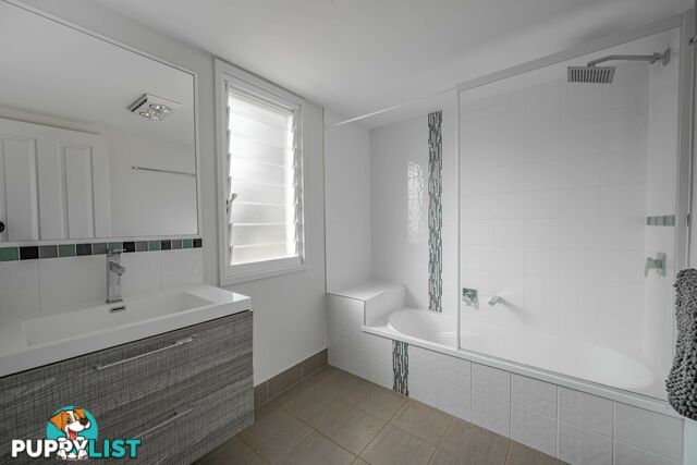 40 Cavendish Street RUSSELL ISLAND QLD 4184