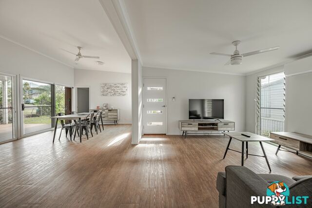 40 Cavendish Street RUSSELL ISLAND QLD 4184