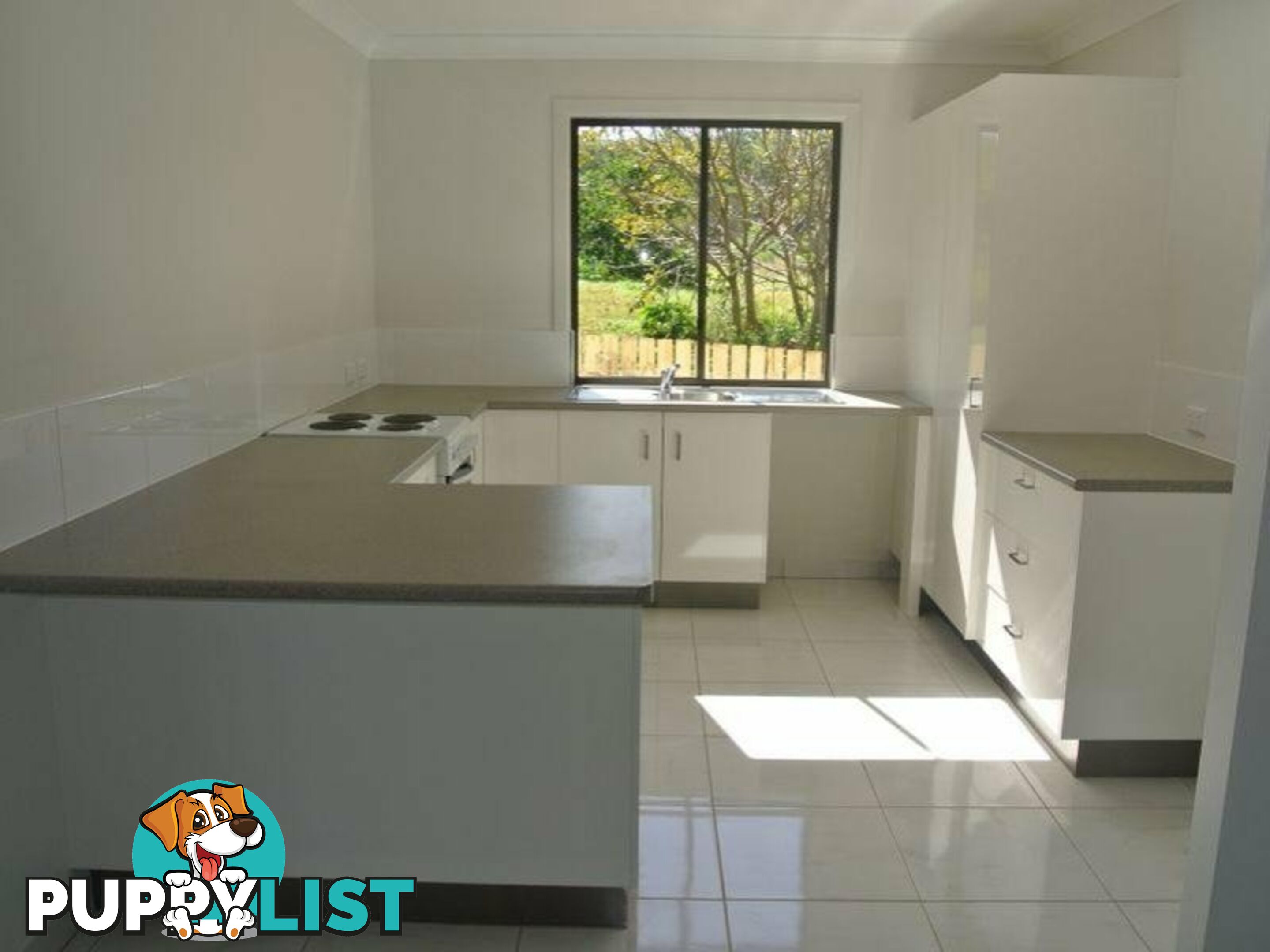10 MAROONDAH STREET RUSSELL ISLAND QLD 4184