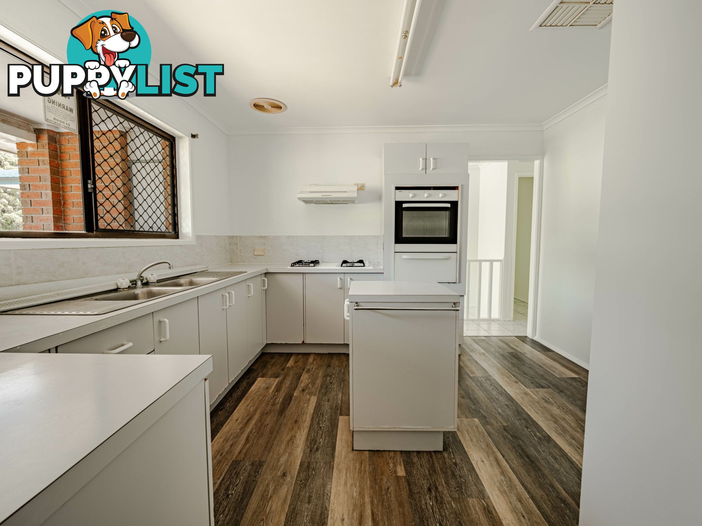 28 Woomera Street RUSSELL ISLAND QLD 4184