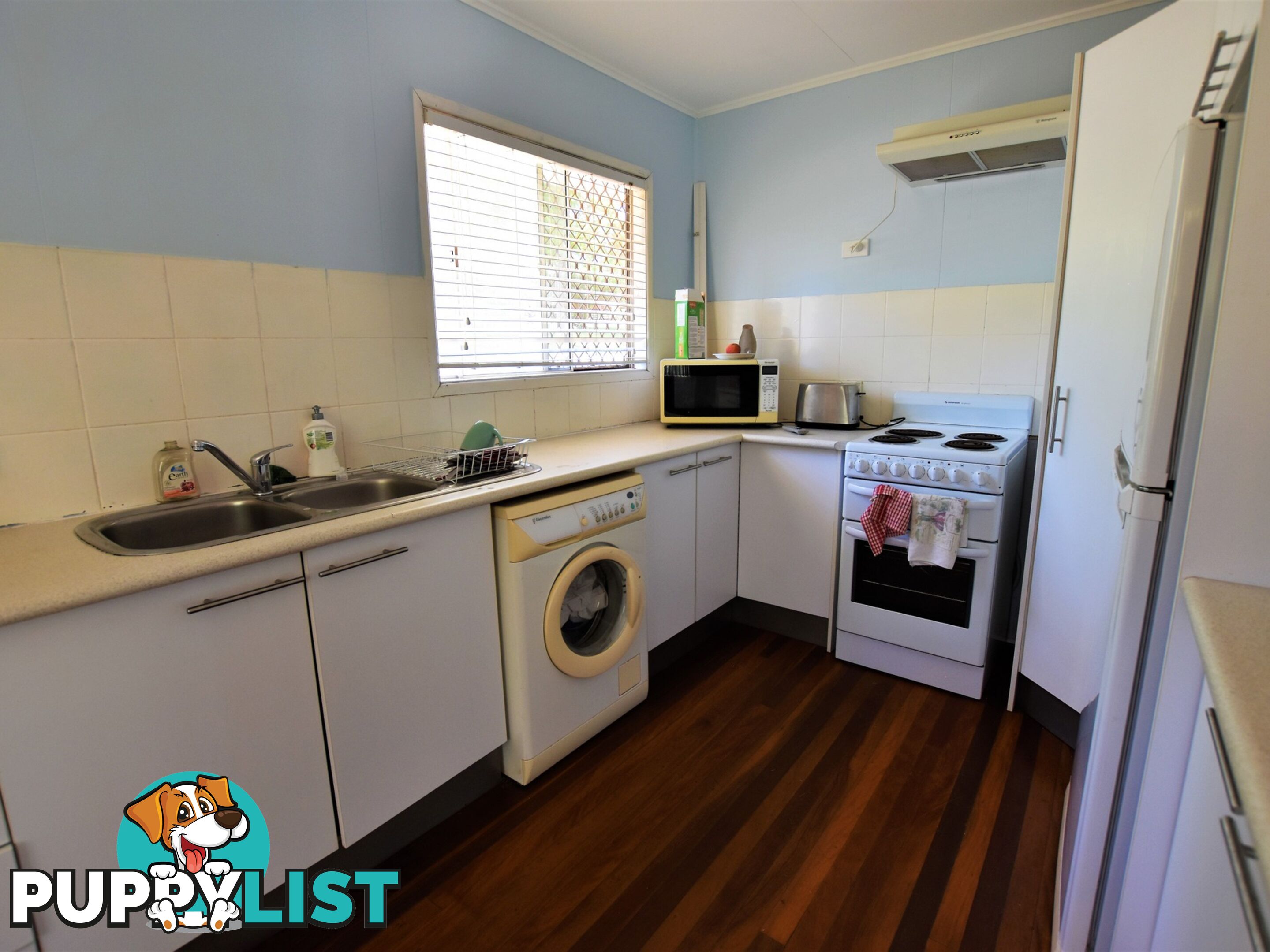 10 Roebuck Street RUSSELL ISLAND QLD 4184