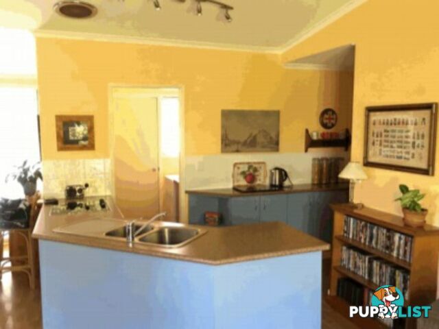 27 Highland Street RUSSELL ISLAND QLD 4184
