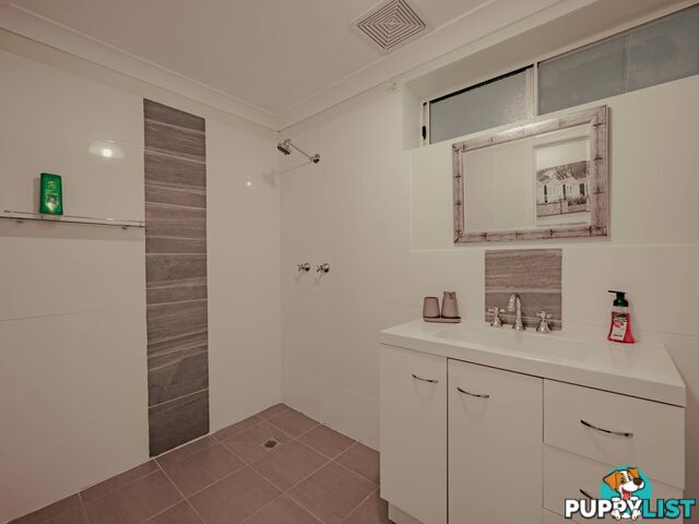 4 Hogan Court RUSSELL ISLAND QLD 4184