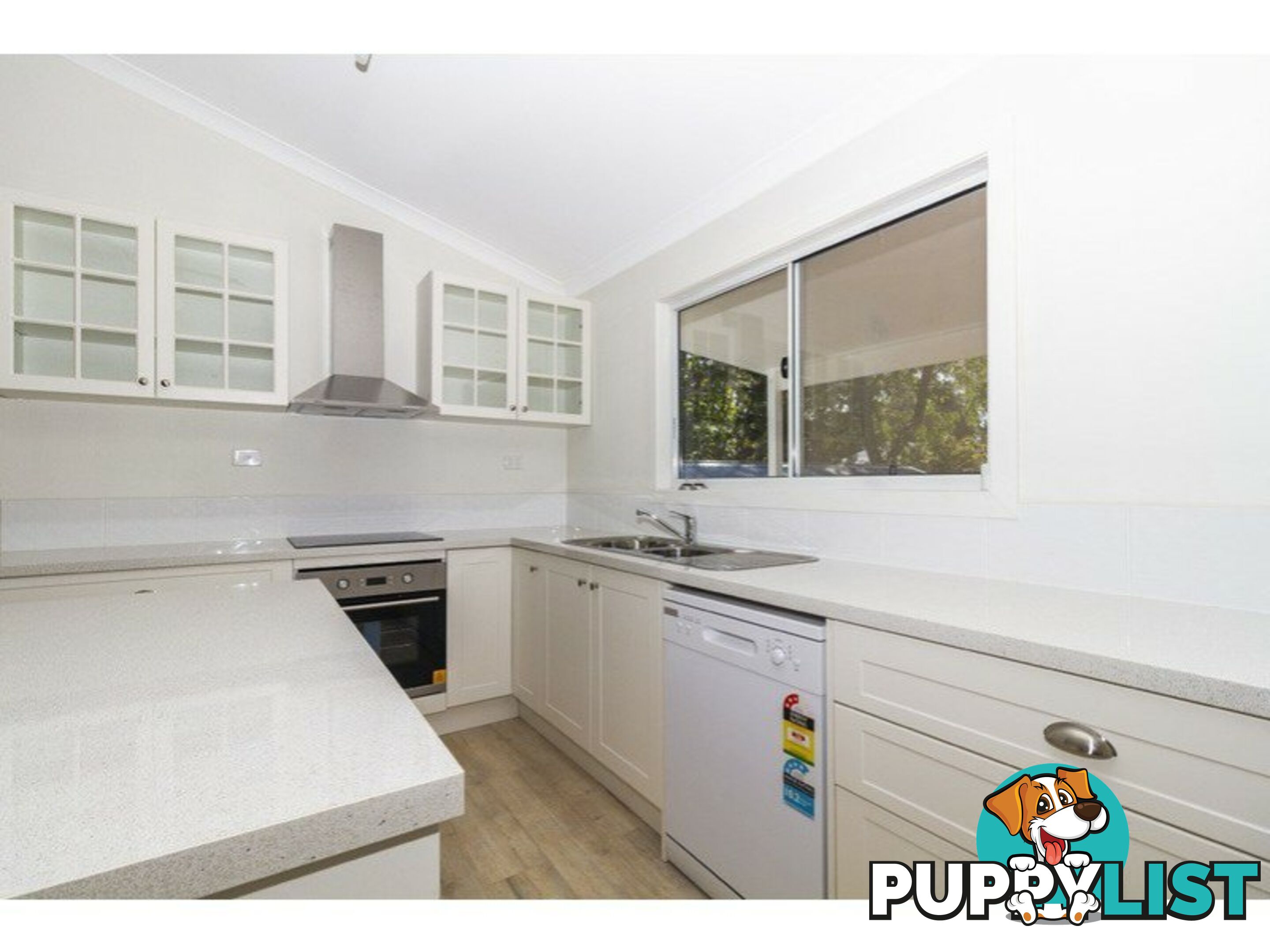 32 Cavendish Street RUSSELL ISLAND QLD 4184