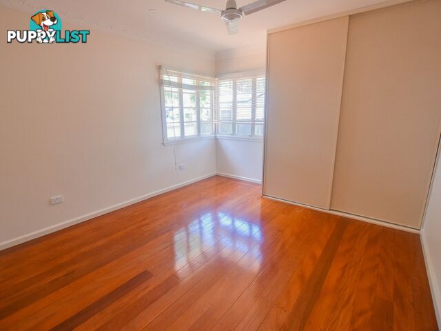 1 Forest Hill Road RUSSELL ISLAND QLD 4184