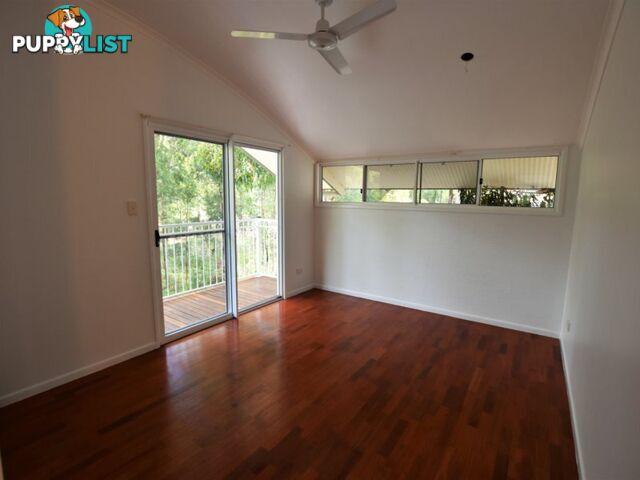 10 Ilumba Street RUSSELL ISLAND QLD 4184