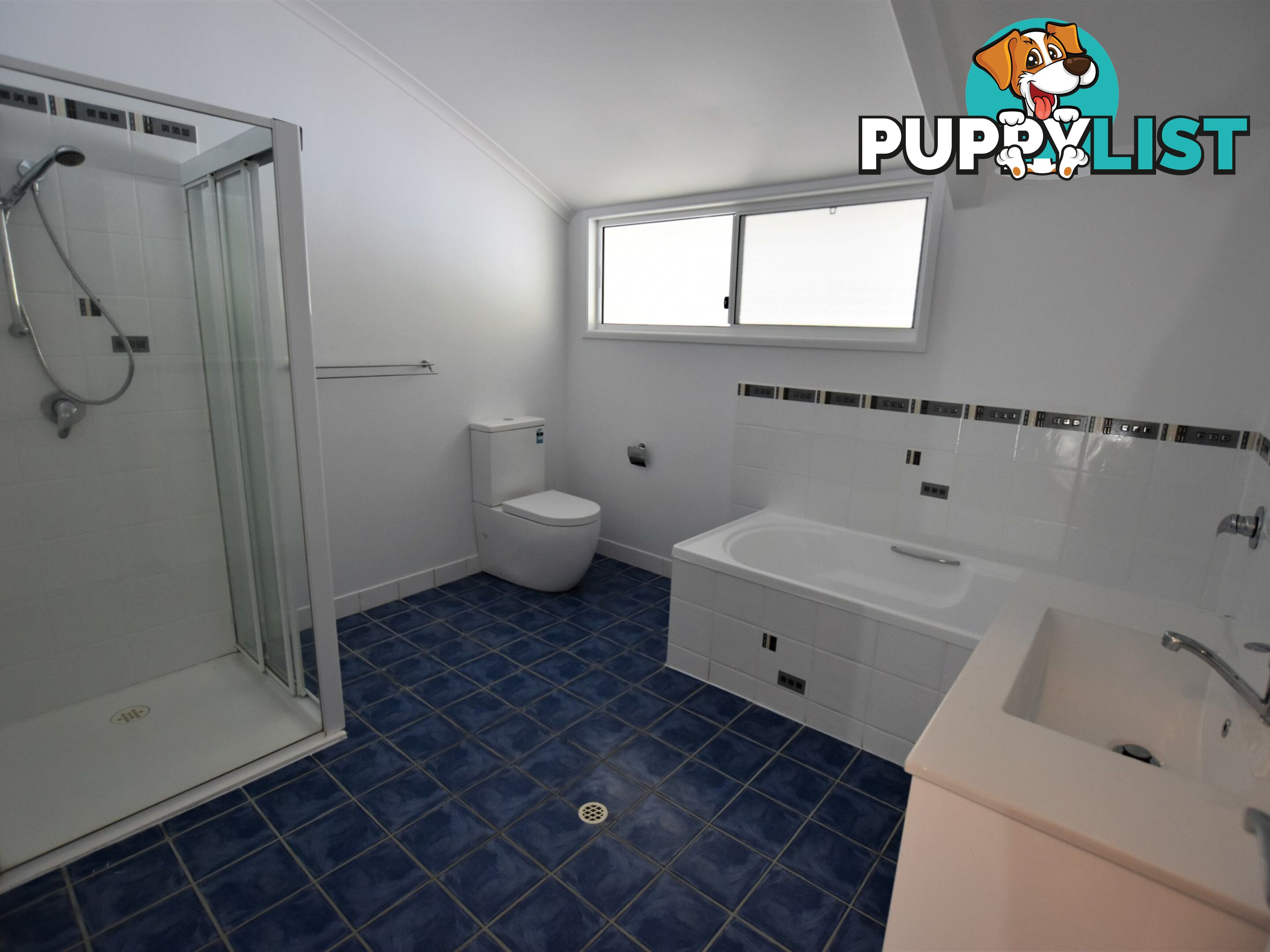 10 Ilumba Street RUSSELL ISLAND QLD 4184