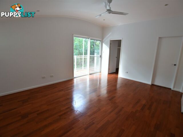 10 Ilumba Street RUSSELL ISLAND QLD 4184