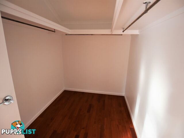 10 Ilumba Street RUSSELL ISLAND QLD 4184