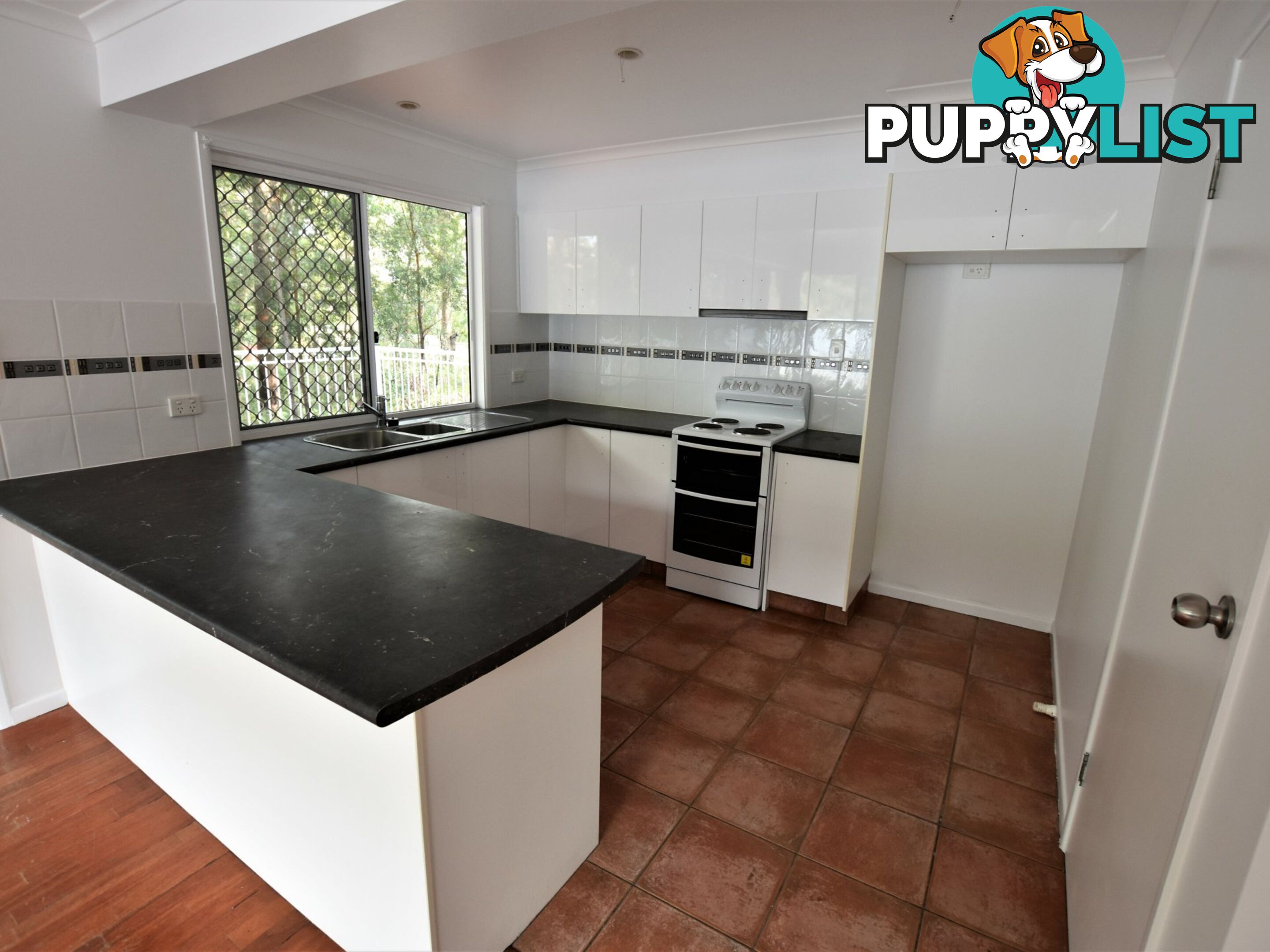 10 Ilumba Street RUSSELL ISLAND QLD 4184