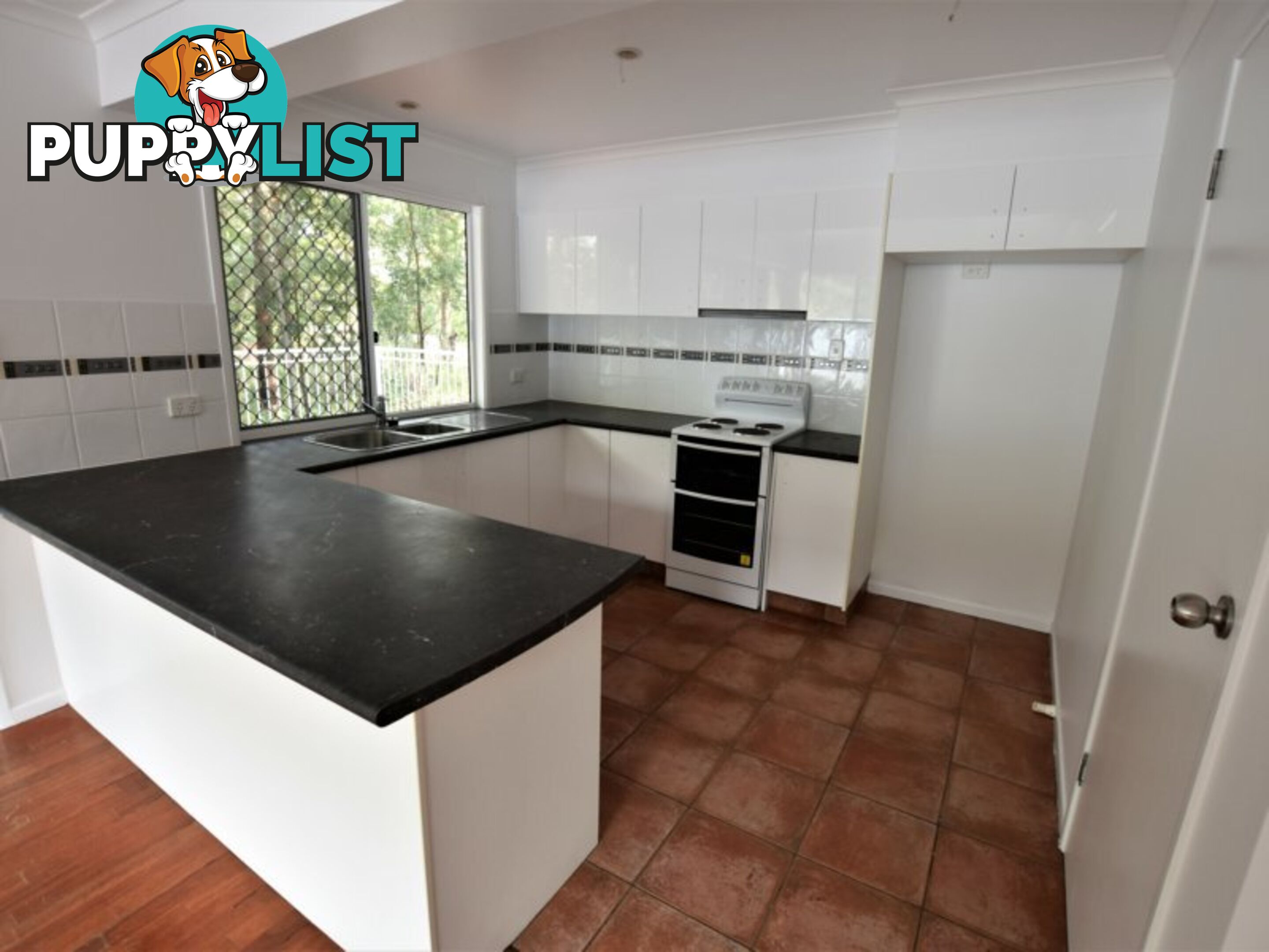 10 Ilumba Street RUSSELL ISLAND QLD 4184