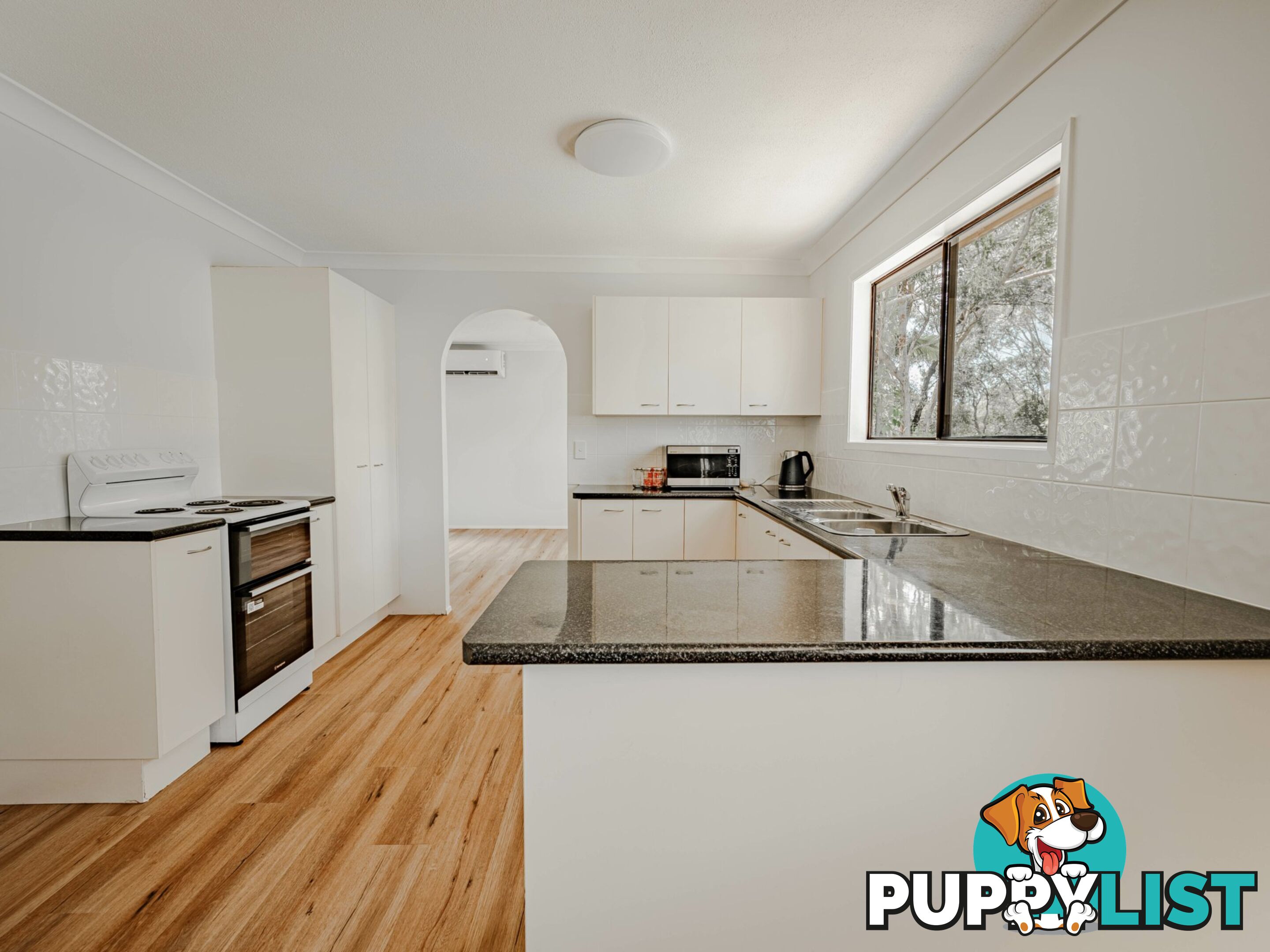 6 ELLIS STREET RUSSELL ISLAND QLD 4184