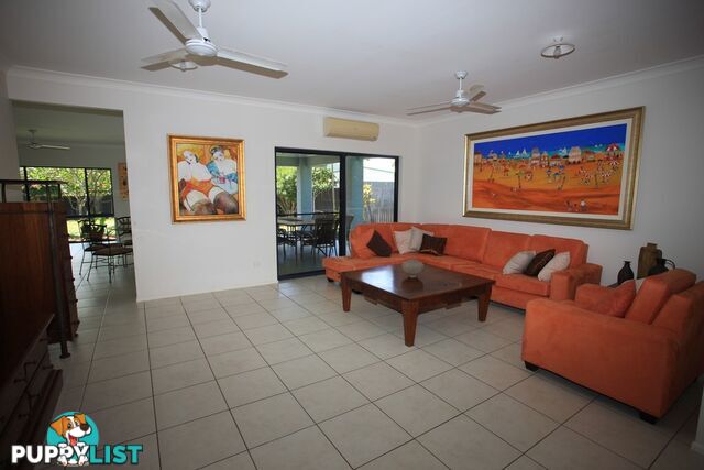 5 Sylvia Close WONGA BEACH QLD 4873