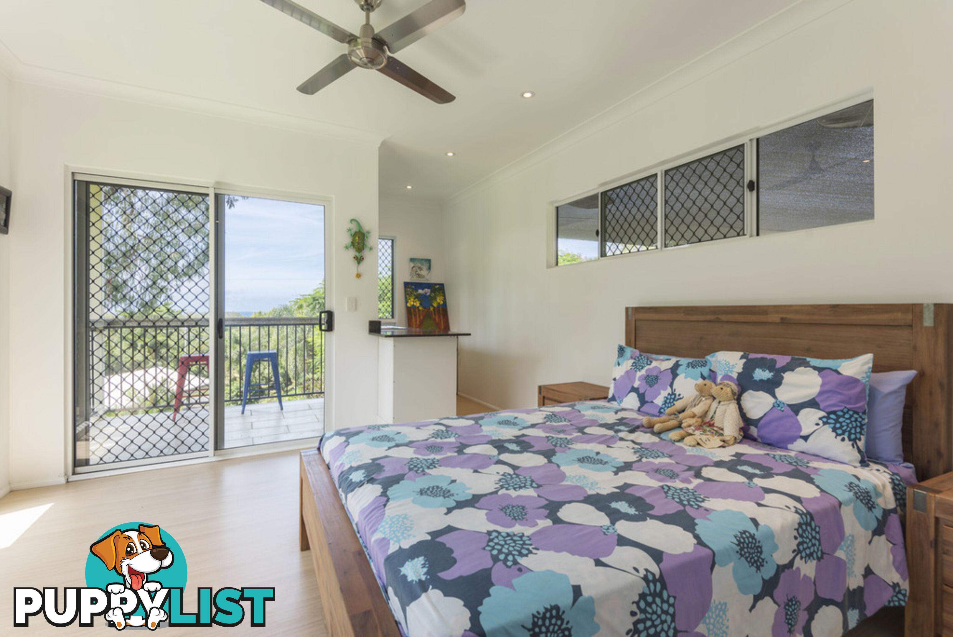 1-5 Bruce Avenue OAK BEACH QLD 4877