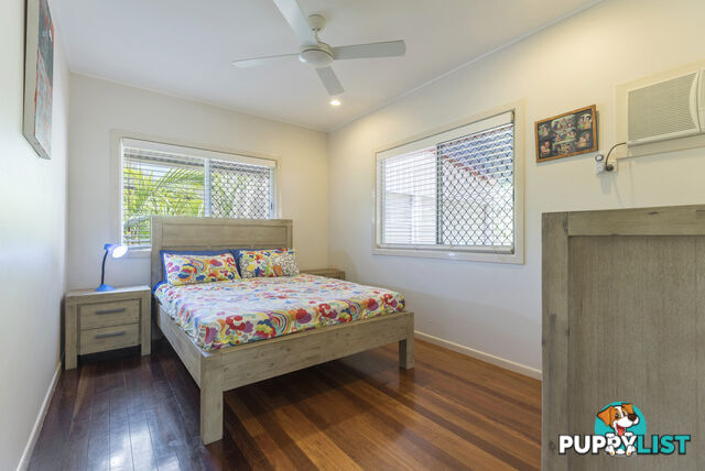 1-5 Bruce Avenue OAK BEACH QLD 4877