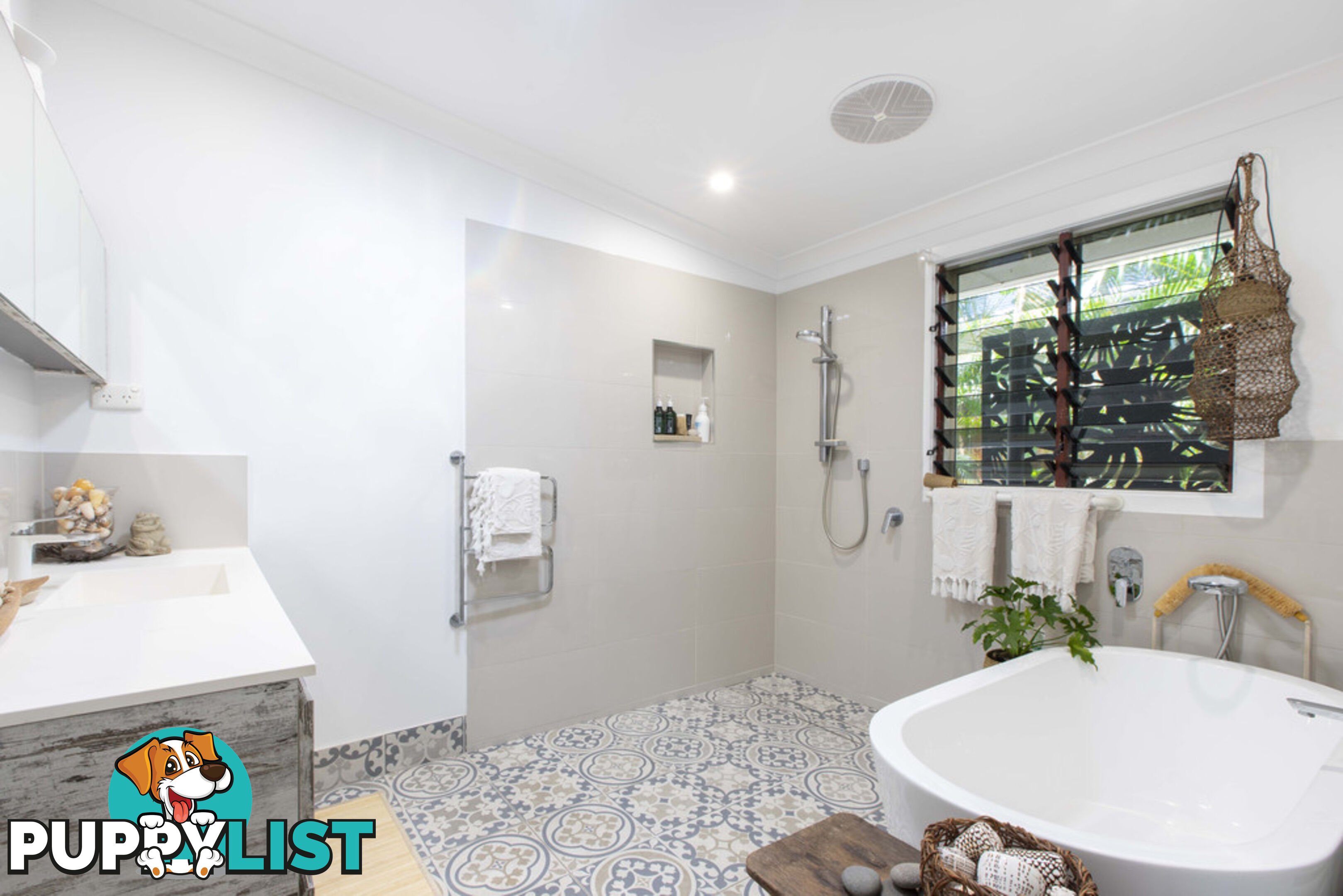 28 Marine Parade NEWELL QLD 4873