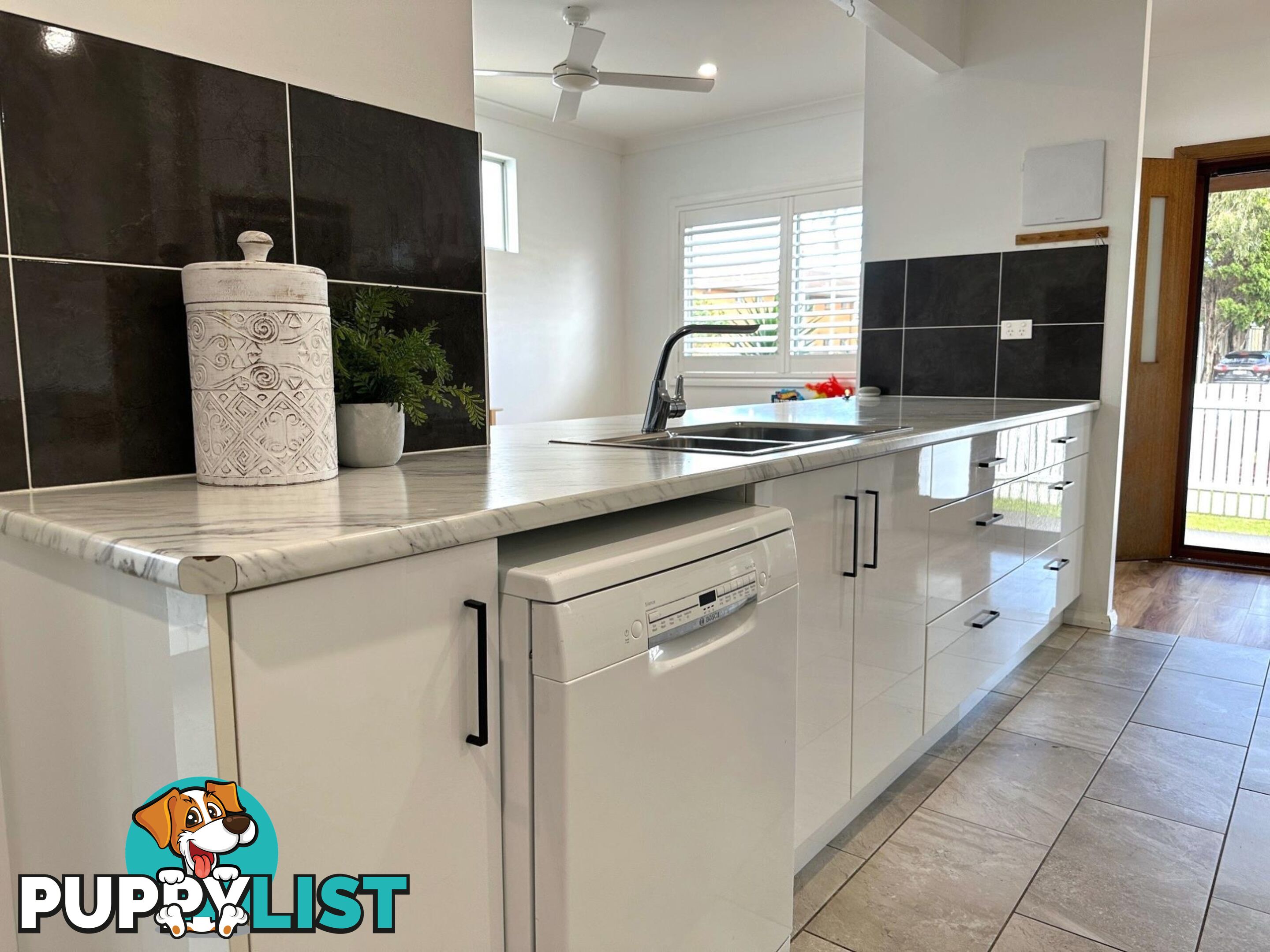 5 Peterborough Ave LAKE ILLAWARRA NSW 2528