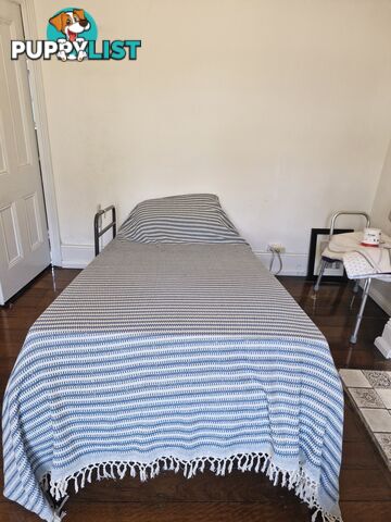 ICare IC333 Electric adjustable king size single bed