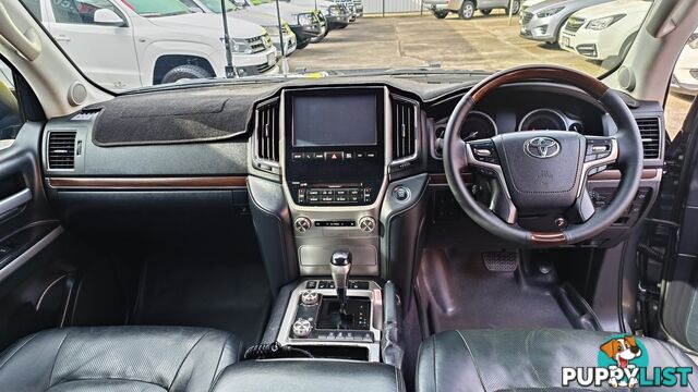 2017 TOYOTA LANDCRUISER SAHARA VDJ200R WAGON